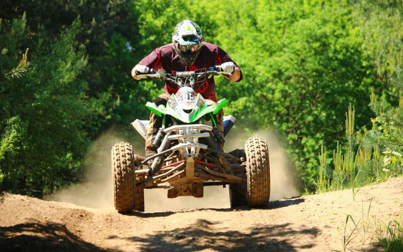 Specialiserat företag inriktat på reservdelar och tillbehör för motorfordon inom Powersports