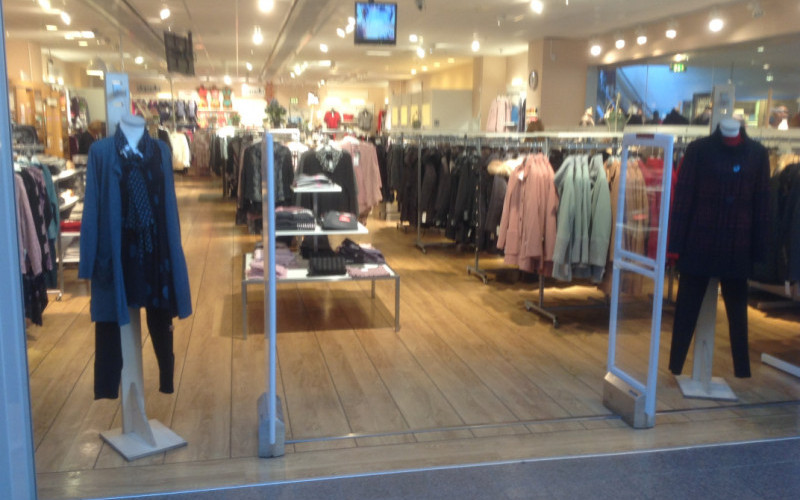 Modebutik i stor galleria