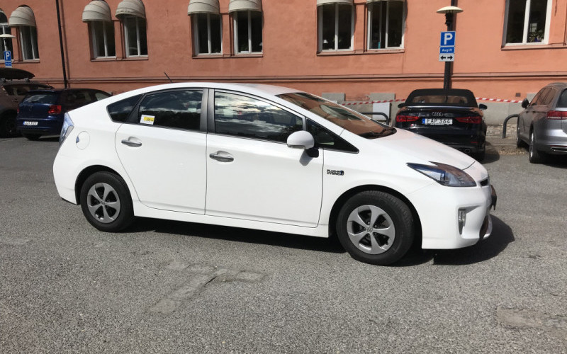 Nu säljer vi vårt taxiåkeri