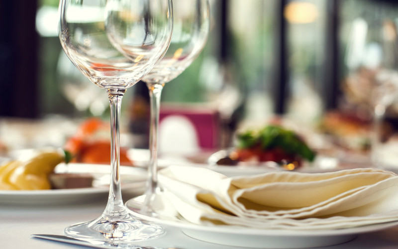 Restaurang med attraktivt hörnläge Södermalm